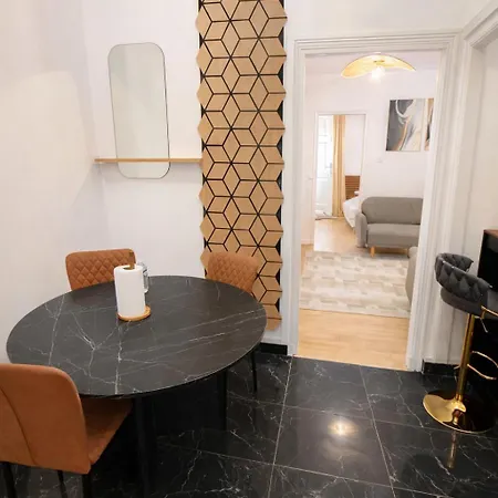 Holyguest Apartamento